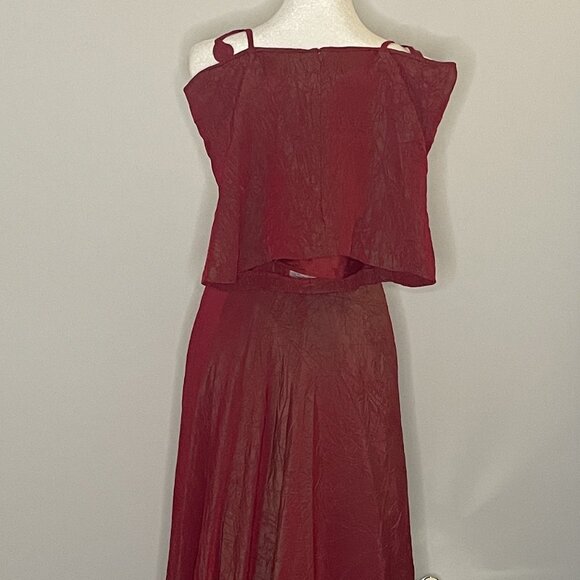 Red evening dress - Picture 4 of 9